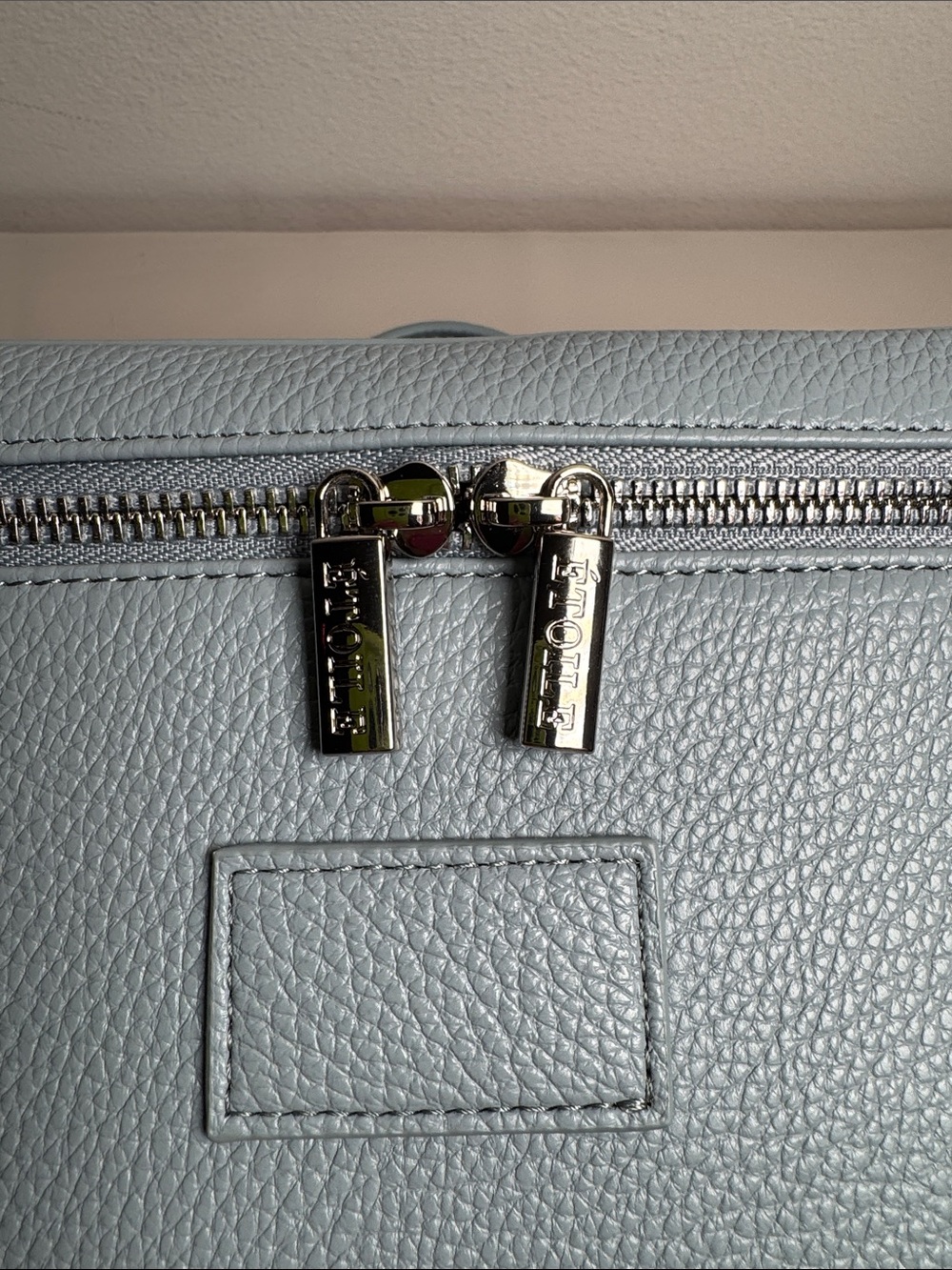 ETOILE LUXURY VANITY CASE in Robin Blue *New and unused* - Picture 7 of 7